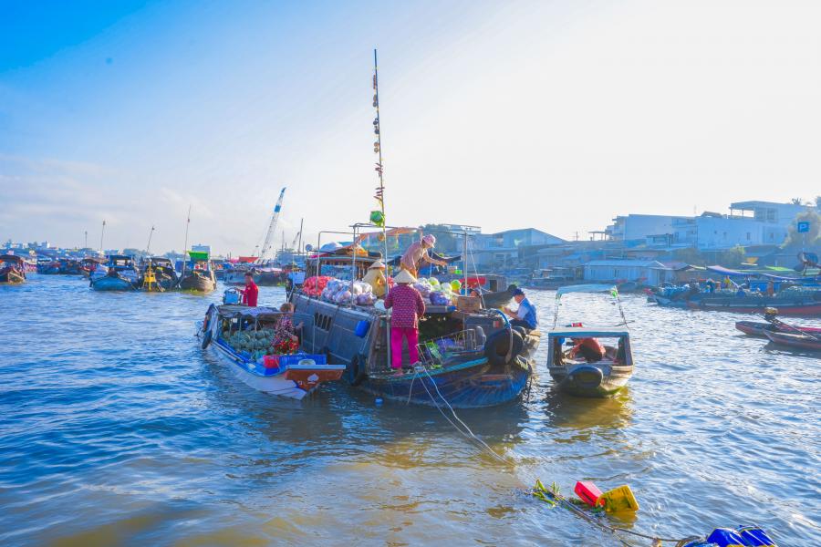 2-DAY EXPEDITION FROM SAIGON BEN TRE CAN THO – HIB2DSBCS1 color