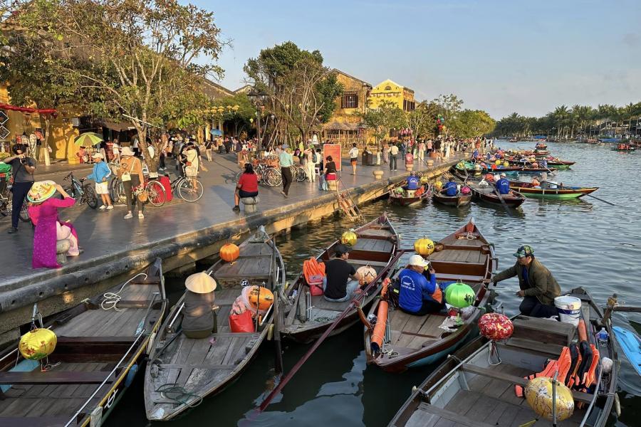 DA NANG – HUE – HOI AN  4 DAYS 3 NIGHTS color